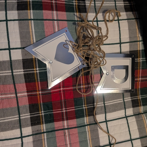 David Tutera 'Just Married' Bunting - Picture 4 of 4